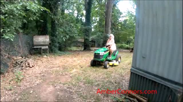 Nude lawn mower video from Amber Connors