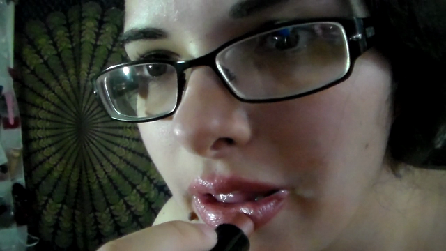 Wet Look Nude Lipstick video from AnnSulu
