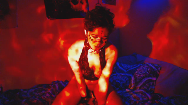 Androgynous Incubus shows us how he likes to play video from Asstarothe