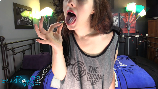 What The Giantess Sat On video from BlackxRose92