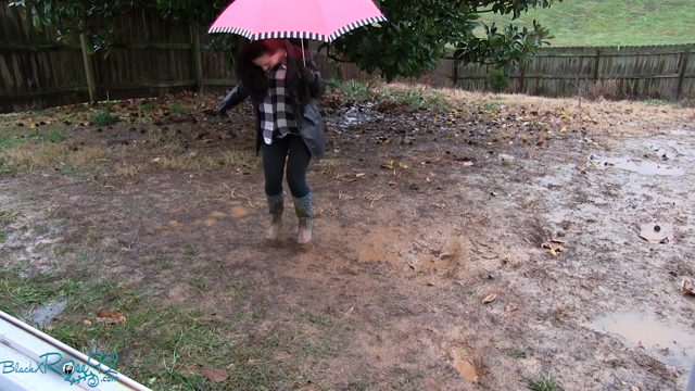 Puddle Splashing and Flashing video from BlackxRose92