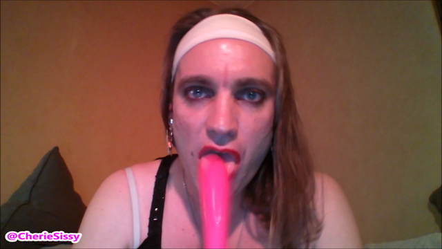 MARRIED SECRETLY SISSY BLOWJOB TRAINING AND DEEP THROAT video from CherieSissy