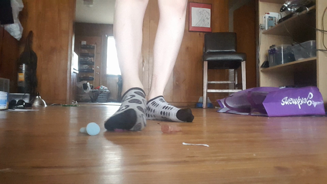 Squishing BabyDick video from Viviana Black