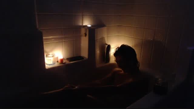 bubble bath teaser video from Daisy