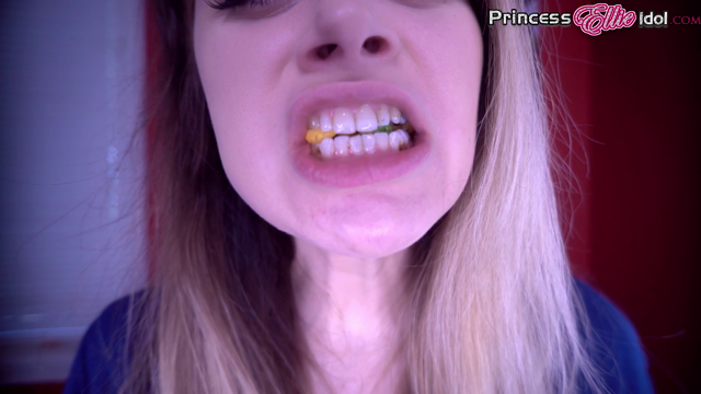 CRUNCHY CEREAL CHEW video from Ellie Idol