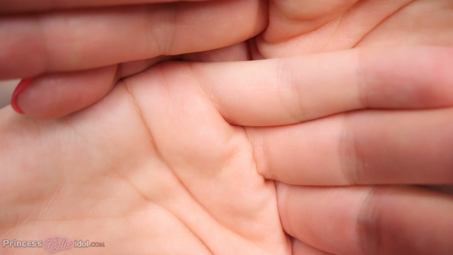 RIVAL SPY HAND OVER YOUR SPY MOUTH video from Ellie Idol