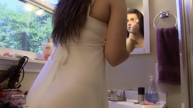 PEDICURE PET video from Ellie Idol