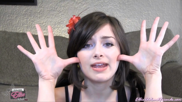 I THINK MY HANDS ARE AMONG THE BIGGEST GIRLS HANDS video from Ellie Idol