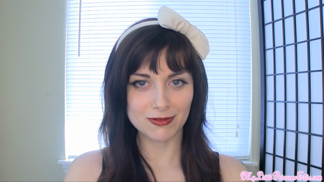 SEDUCES YOU FROM YOUR WORK video from Ellie Idol