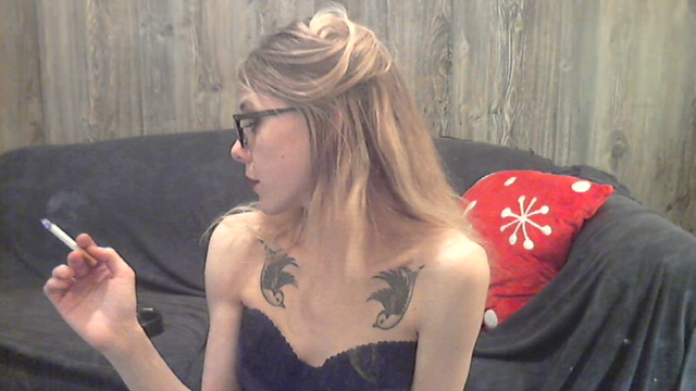 Pin Up French Inhale video from Evelyn Irons