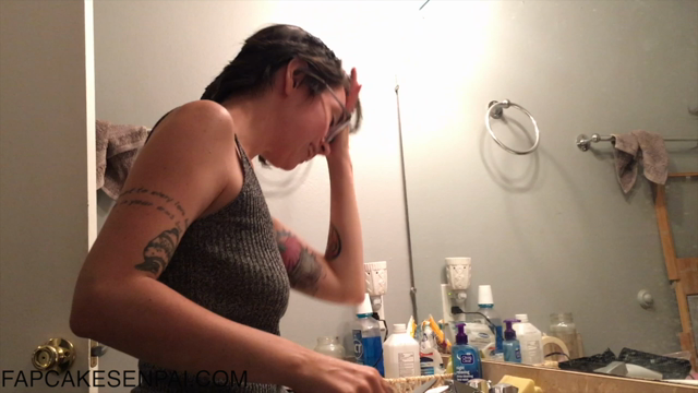 Shaving Off All of My Hair video from Fapcakesenpai