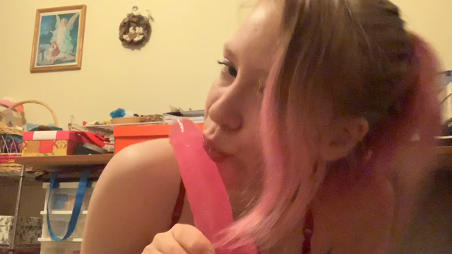 Dildo Suck & Ride video from Gigi Sweets