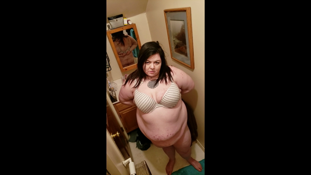 Cute BBW Has a Sneaky Cum video from Gidget
