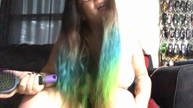 topless hair brushing video from Hannahnate