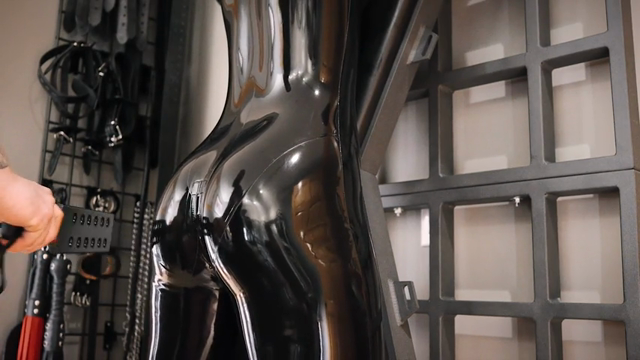 Latex beatings with Ten video from Cam Damage