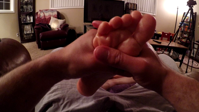 Rub my feet video from HousewifeGinger