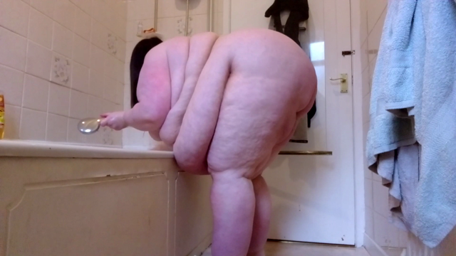 NAKED SSBBW CLEANS LOWER CAMERA VIEW video from SSBBWLadyBrads