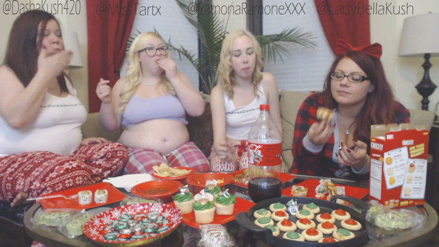 Stuffing Faces Feedie Smut video from LittleBellaKush