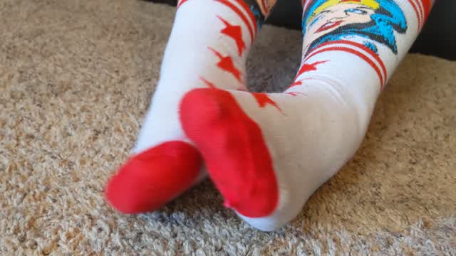 Wonder Woman Socks video from LiaLavender