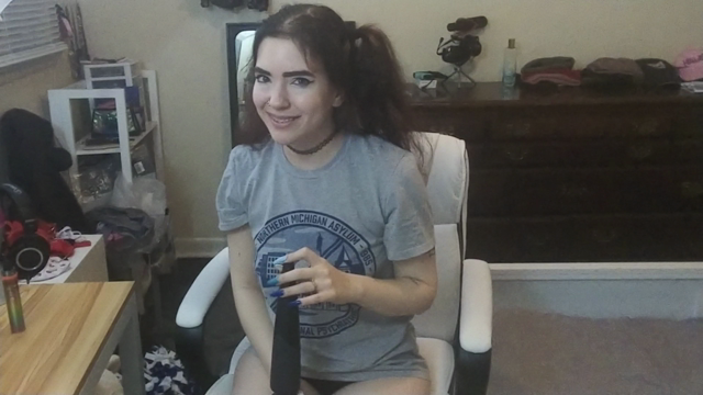 bratty college girl cums for you video from Lilredvelvet