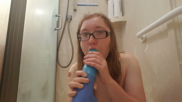 Tasty Unicorn Shower Treat video from Luna Luin