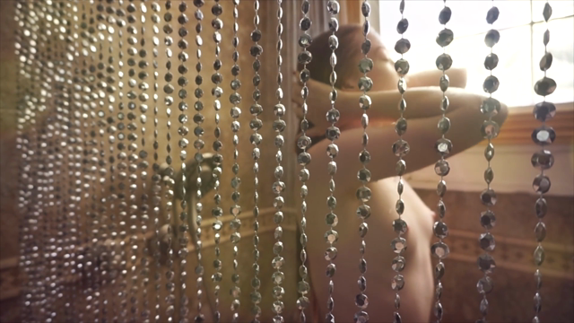 Le Voyeur - Watch Me Take A Shower video from Luna Roux