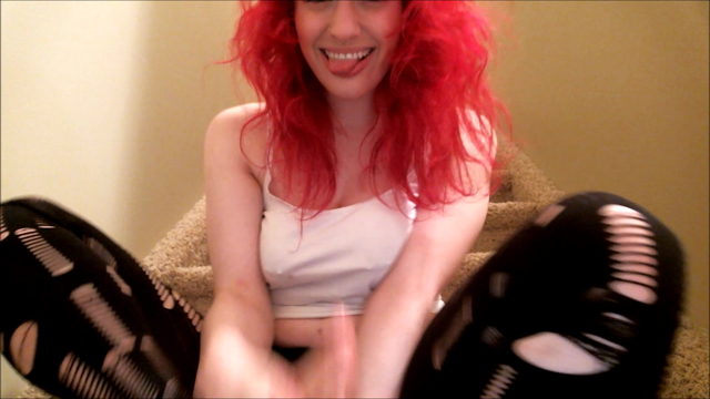 Licking & Sucking Toes Spitplay video from MaeDoll