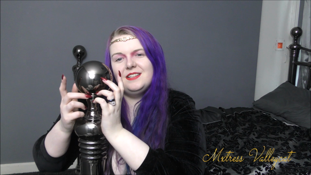 Taunting you with my demonic nails video from