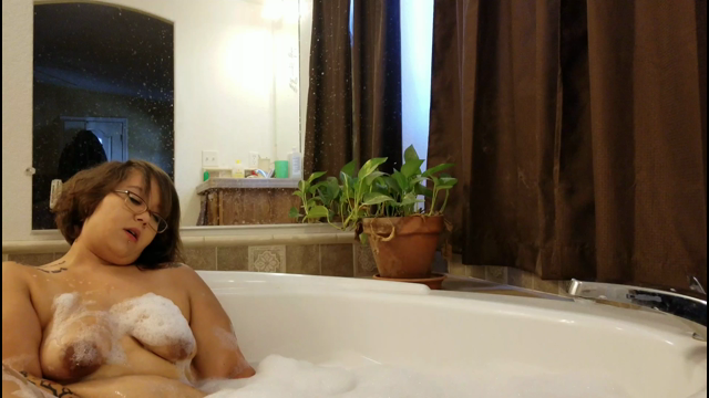 Bathtub Tease video from Onyx