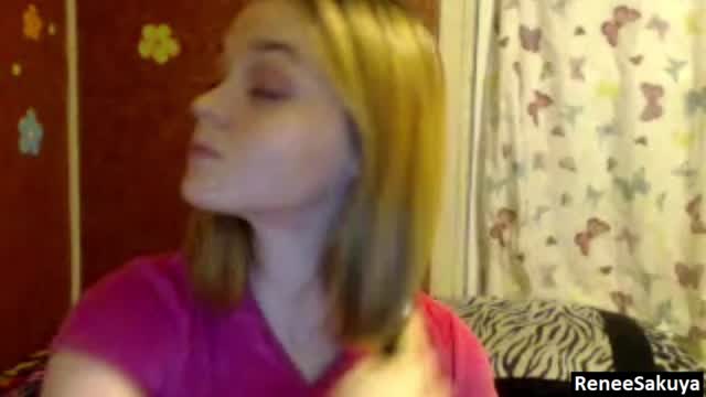 Waking up tired short hair brushing video from Renee Sakuya
