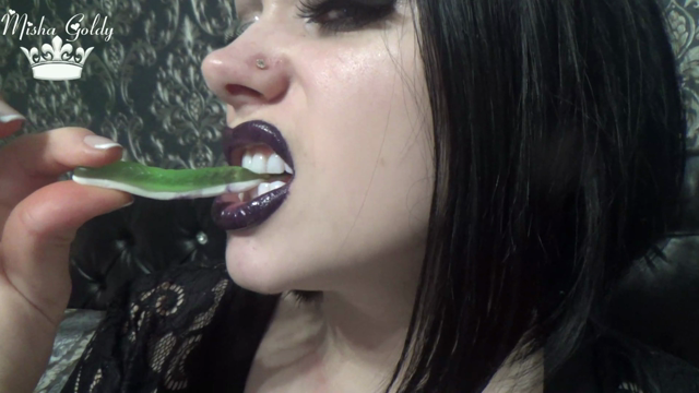5 collors for my lips & gummy bears VORE video from Mistress Misha Goldy