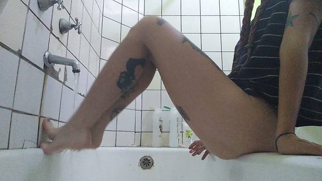 Leg shaving video from SamaraxMorgan
