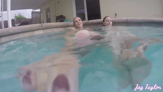 Underwater Feet video from Jay Taylor