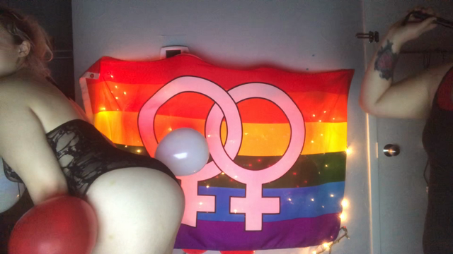 Balloons & Twerking video from