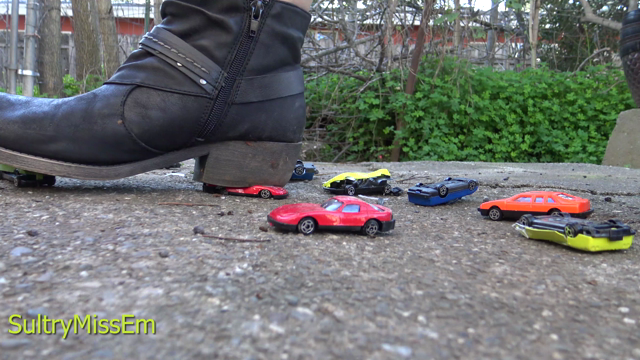 Stomping crushing toy cars video from SultryMissEm