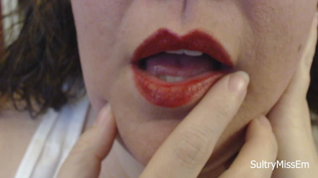 lip licking video from SultryMissEm