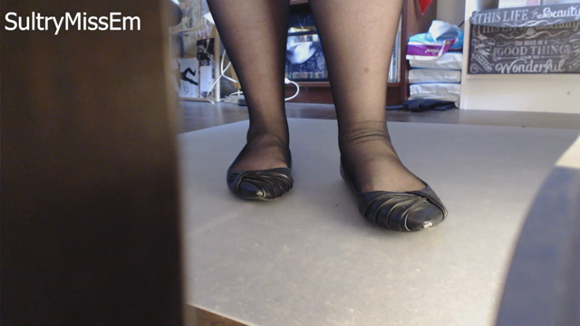 Giantess Finds you video from SultryMissEm