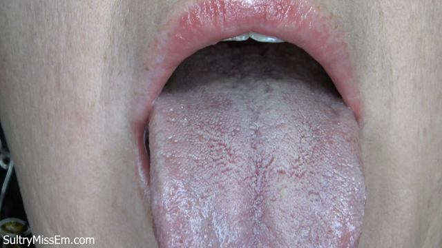 Mouth teeth exploring video from SultryMissEm