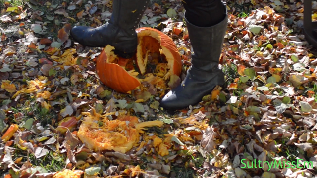 Pumpkin Destruction video from SultryMissEm