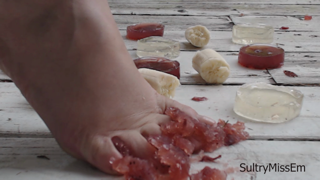 Giantess Food Squishing Fun video from SultryMissEm