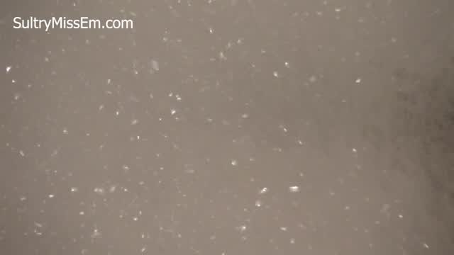 Mesmerizing bubbles ASMR video from SultryMissEm