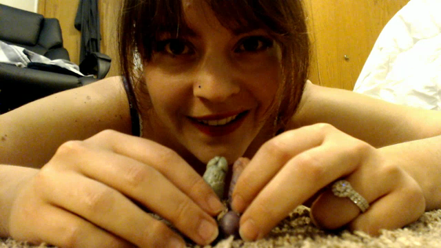 Giantess and Two Tiny Dicks video from Tawney