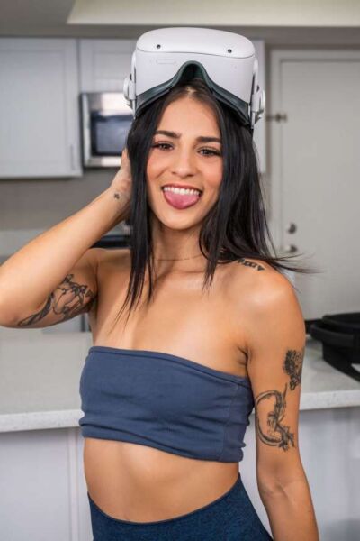 VR Latina beauty posing in the kitchen Image #8