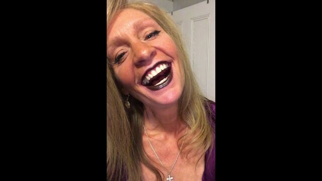 DARK BROWN LIPS video from Aariel