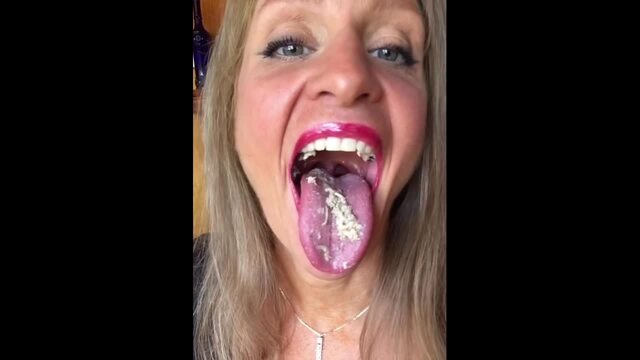 CRUNCH AND MUSH MOUTHS video from Aariel