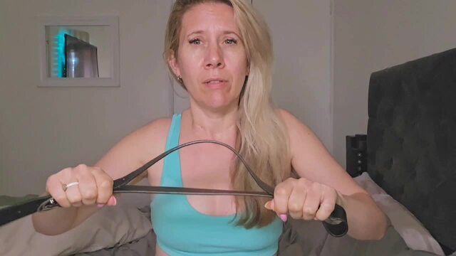 Mommy spanking sph video from Andie Star