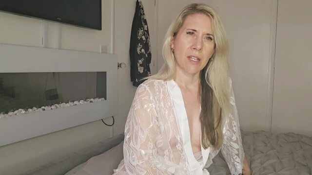 Impregnate your Auntie video from Andie Star