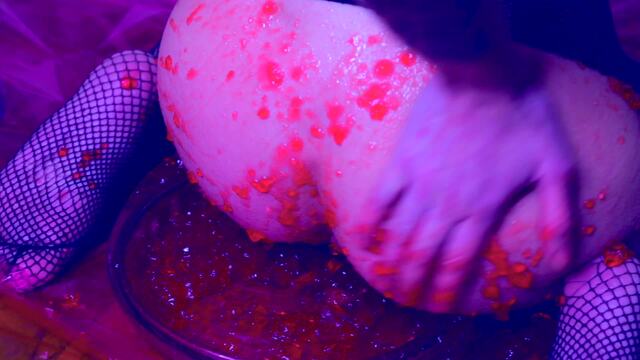 Messy jelly & squirt video from Bia Roman