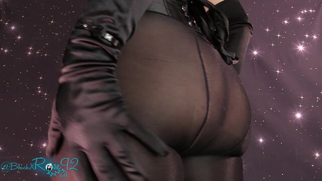 Pantyhose Worship video from BlackxRose92
