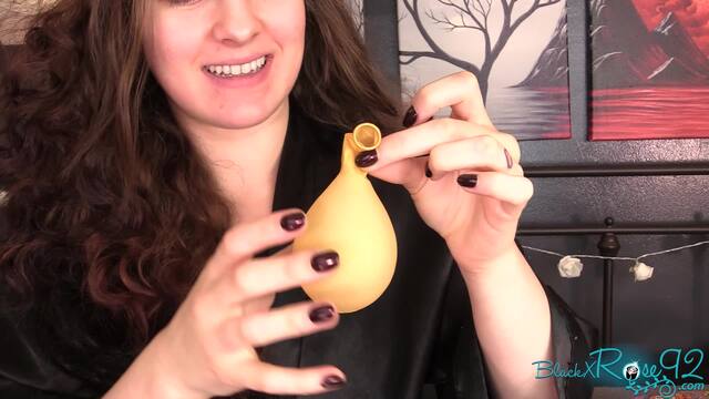 Squeaky Balloon Farts video from BlackxRose92